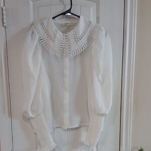 GHOSPELL Elegant Exaggerated Yoke Collar White Crinkled Cotton Lace-Trimmed Top